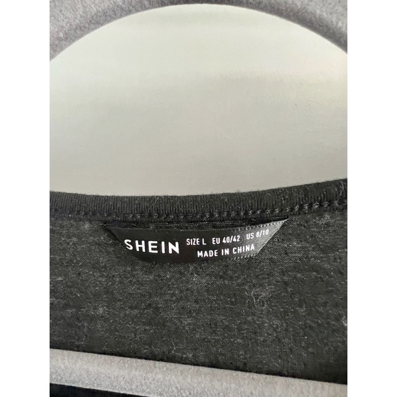 Front Knot Color Block T-Shirt - Picture 3 of 4